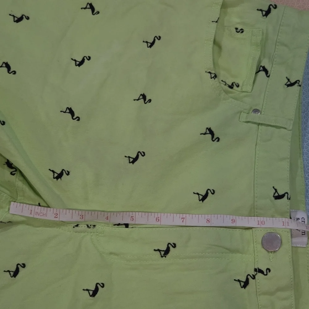 Crown & Ivy Women's Green Flamingo Print Shorts Size 24W - Picture 6 of 10
